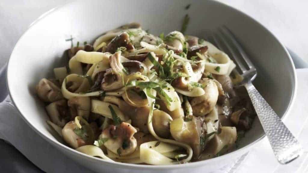 Pasta met paddenstoelensaus