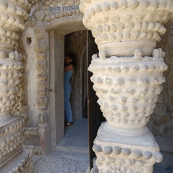 In Hauterives staat het Palais Idéal van Facteur Cheval